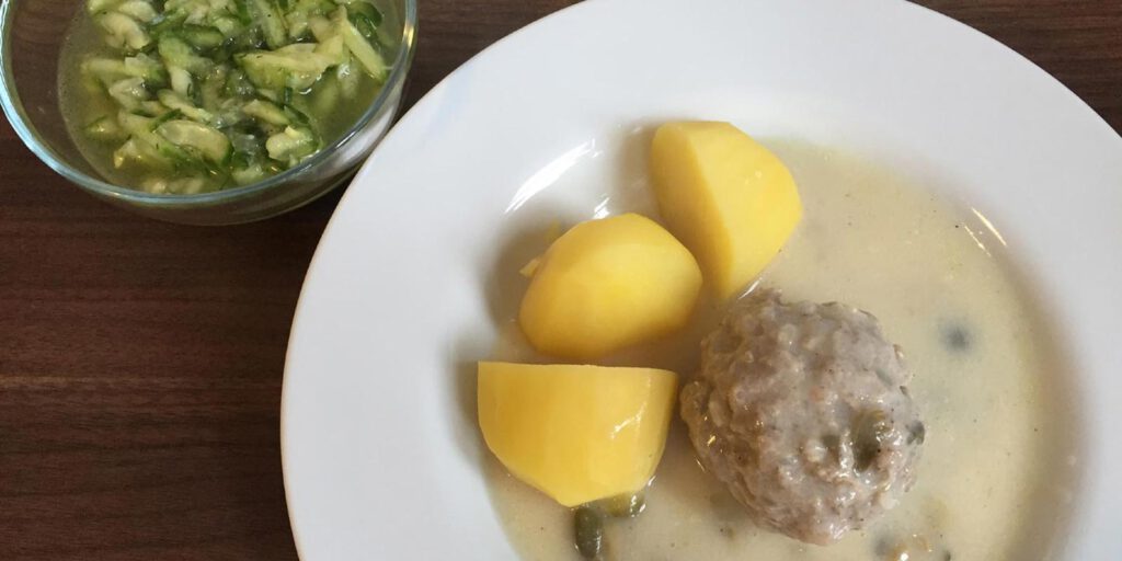 Kochklopse (Königsberger Klopse)