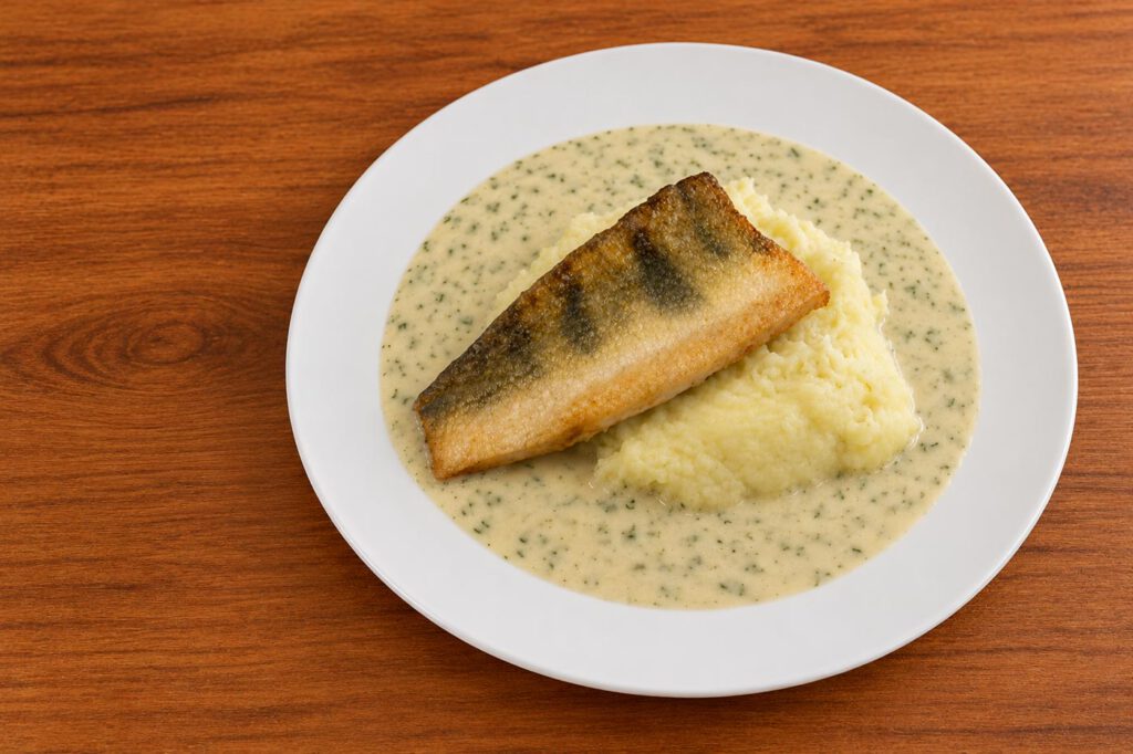 Havel-Zander in Dill-Soße und Kartoffelstampf