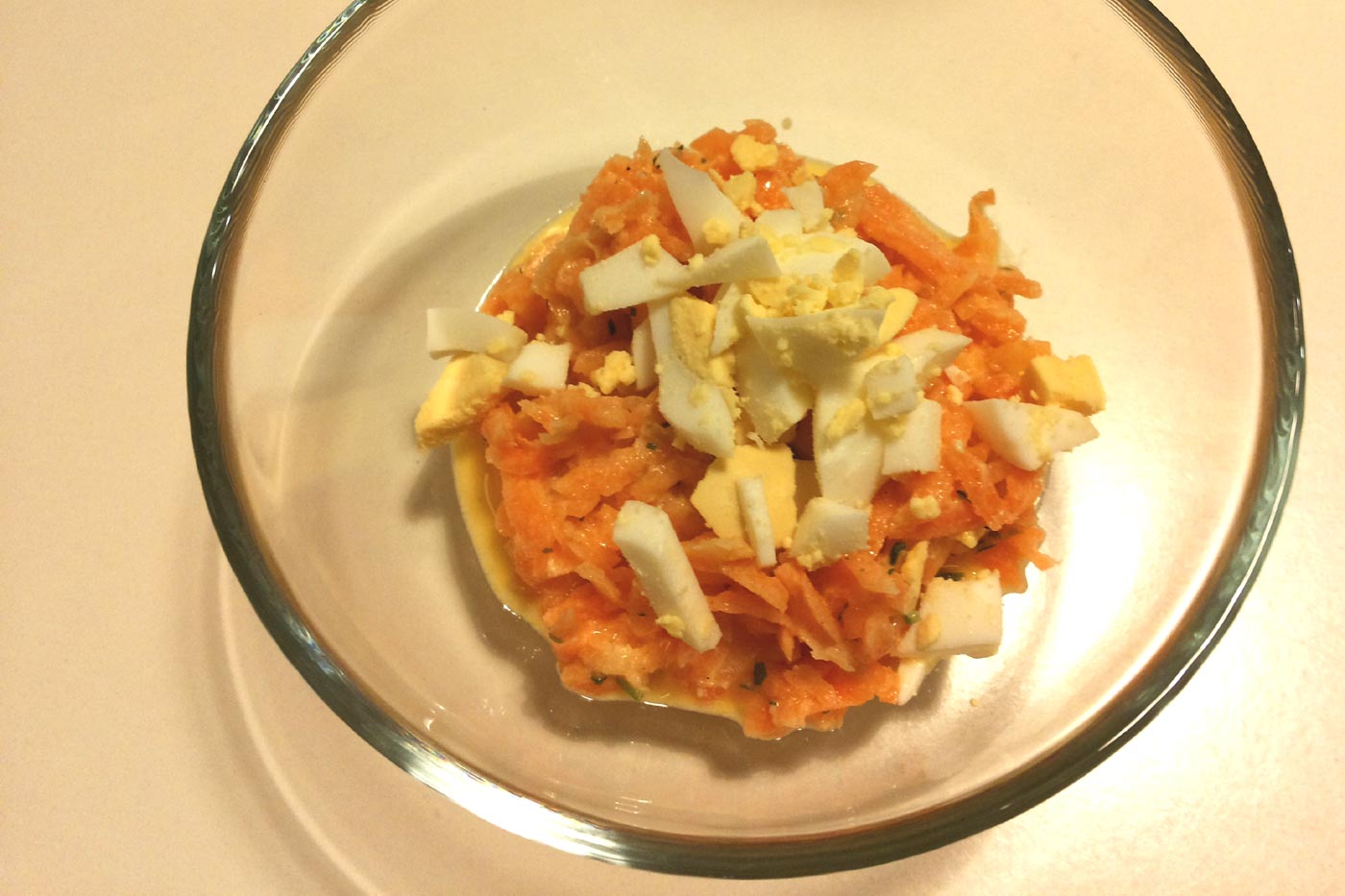 Möhrensalat mit Ei