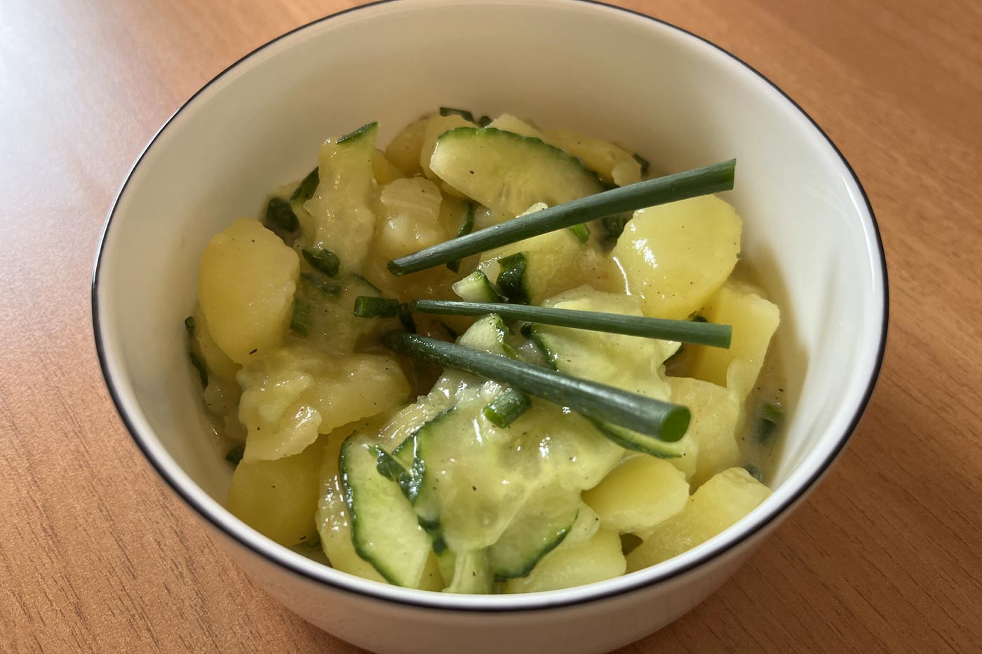 Warmer Kartoffelsalat mit Essig-Öl-Dressing