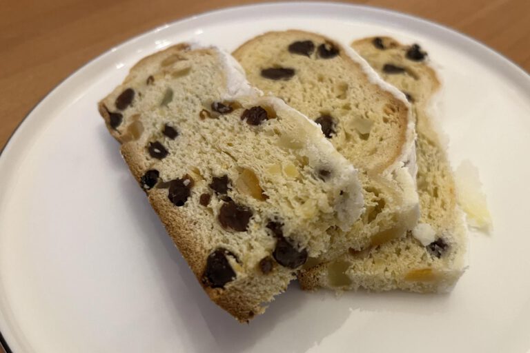 Klassischer Weihnachtsstollen
